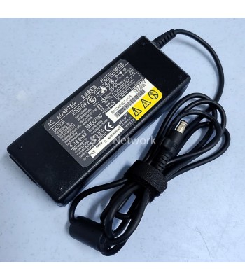 Fujitsu 19V 4.22A Φ 5.5*2.5 mm (Pin)